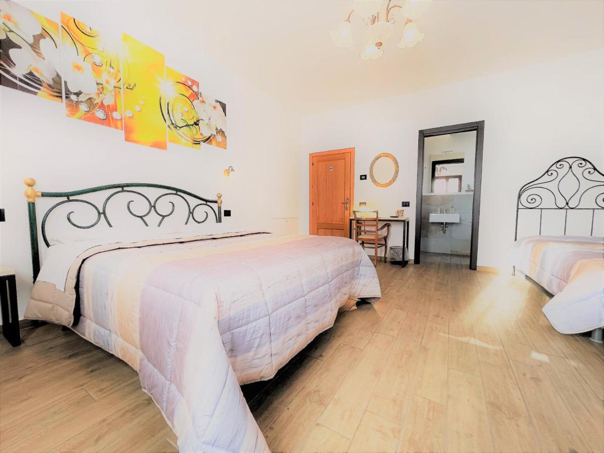 B&B Villa Incrocca Cerreto dʼEsi Buitenkant foto
